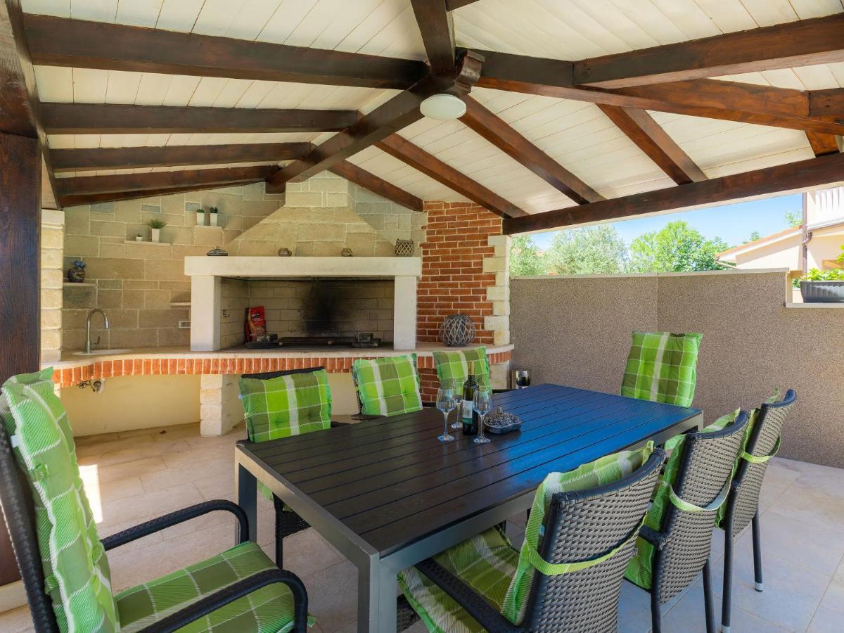 Holiday Home Villa Valentina By Interhome Loborika Exterior foto